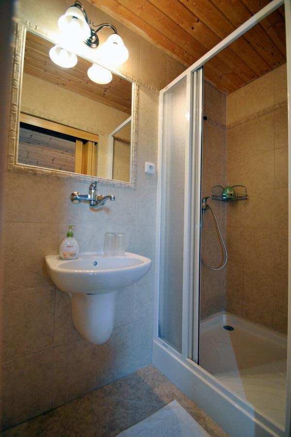 Hotel Studenec โรเช็มเบิร์ก นาด วัลตาวูว์ ภายนอก รูปภาพ